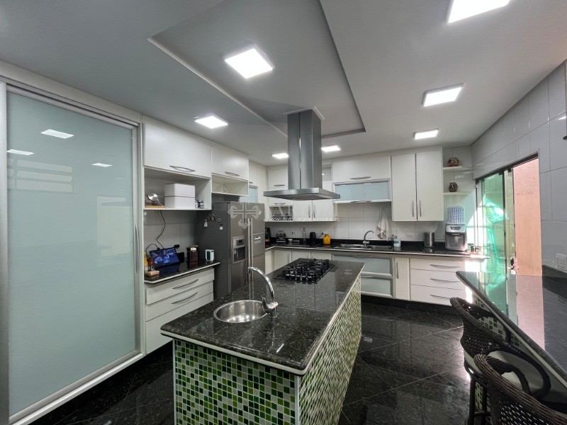 Prédio Inteiro à venda com 4 quartos, 620m² - Foto 1