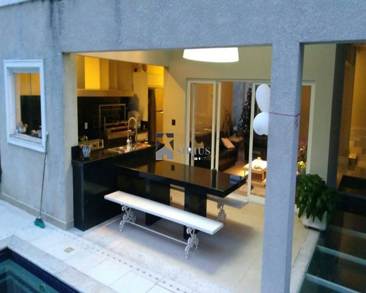 Casa de Condomínio à venda com 4 quartos, 560m² - Foto 2