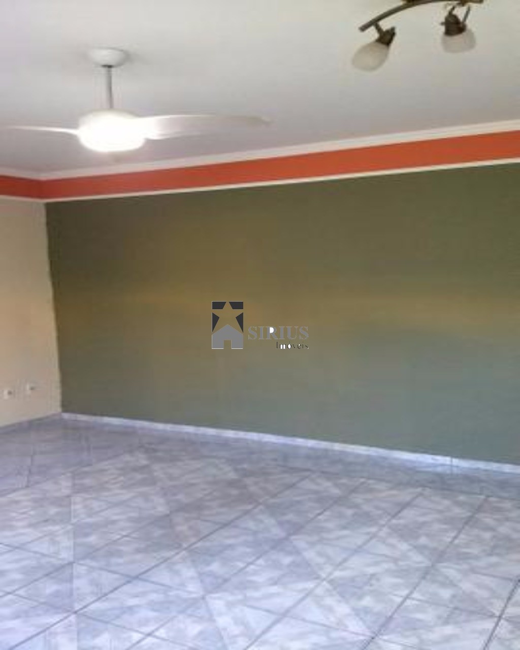 Casa à venda com 3 quartos, 190m² - Foto 2