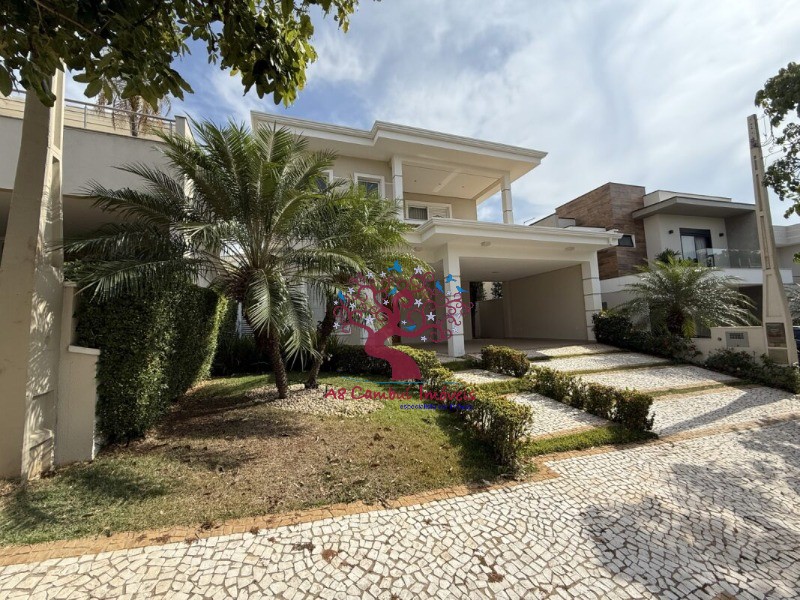 Casa de Condomínio à venda com 4 quartos, 273m² - Foto 1