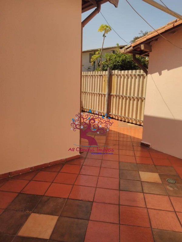 Casa para alugar com 2 quartos, 280m² - Foto 1