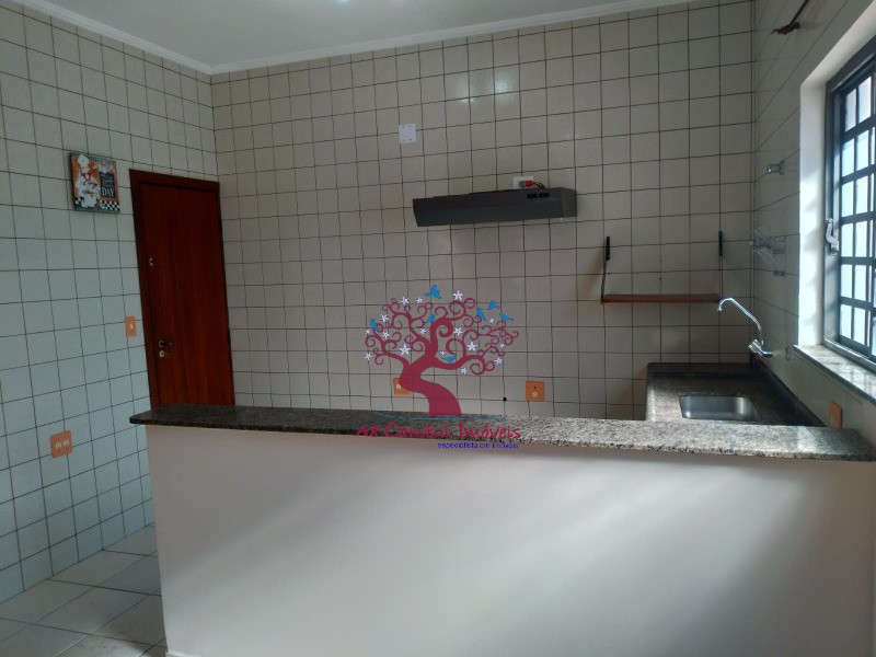 Casa para alugar com 2 quartos, 280m² - Foto 7