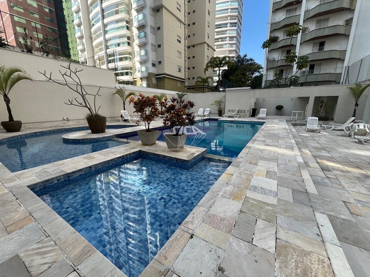 Apartamento à venda e aluguel com 3 quartos, 136m² - Foto 1
