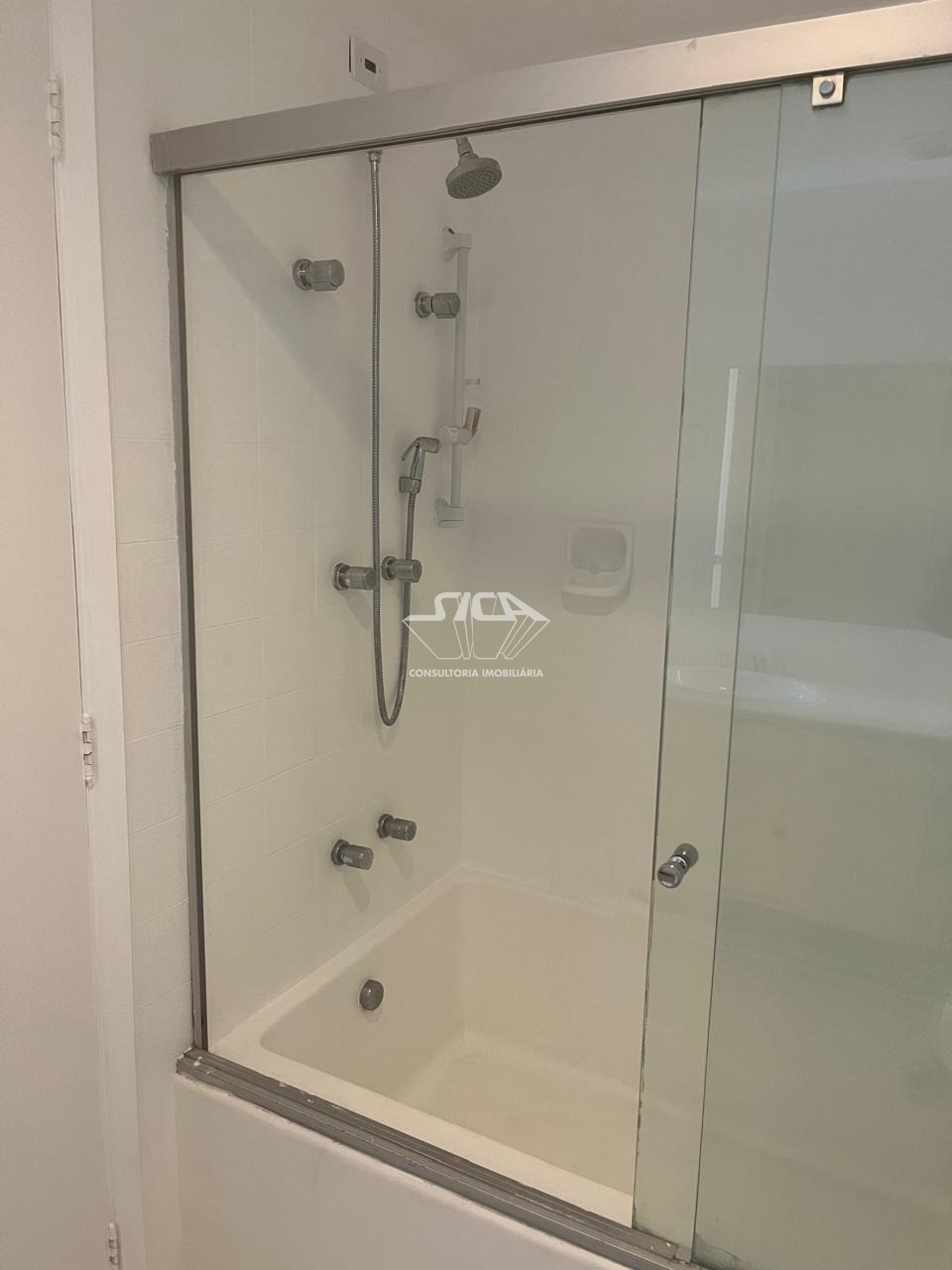 Apartamento à venda e aluguel com 3 quartos, 136m² - Foto 16