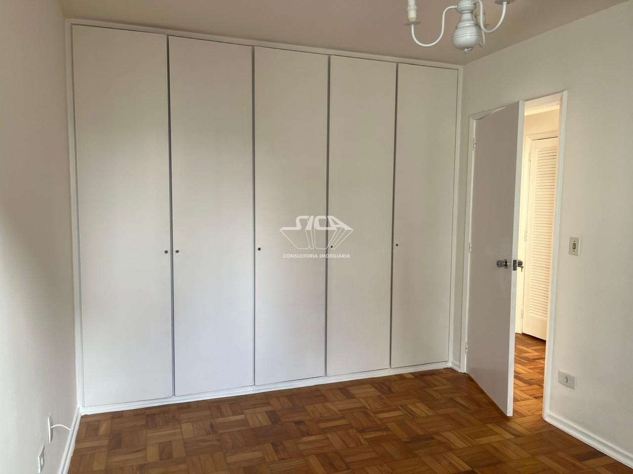 Apartamento à venda e aluguel com 3 quartos, 136m² - Foto 9