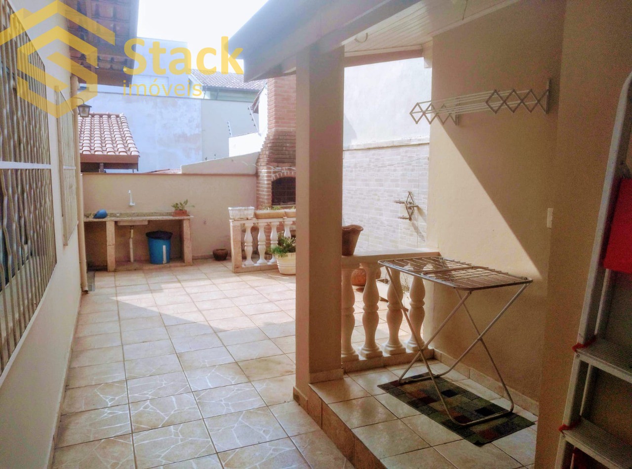 Casa à venda com 3 quartos, 200m² - Foto 8