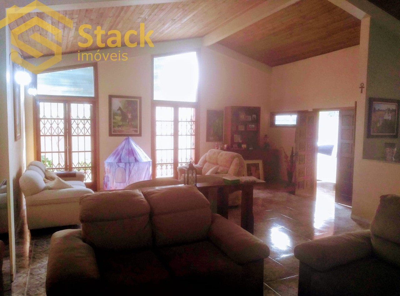 Casa à venda com 3 quartos, 200m² - Foto 11