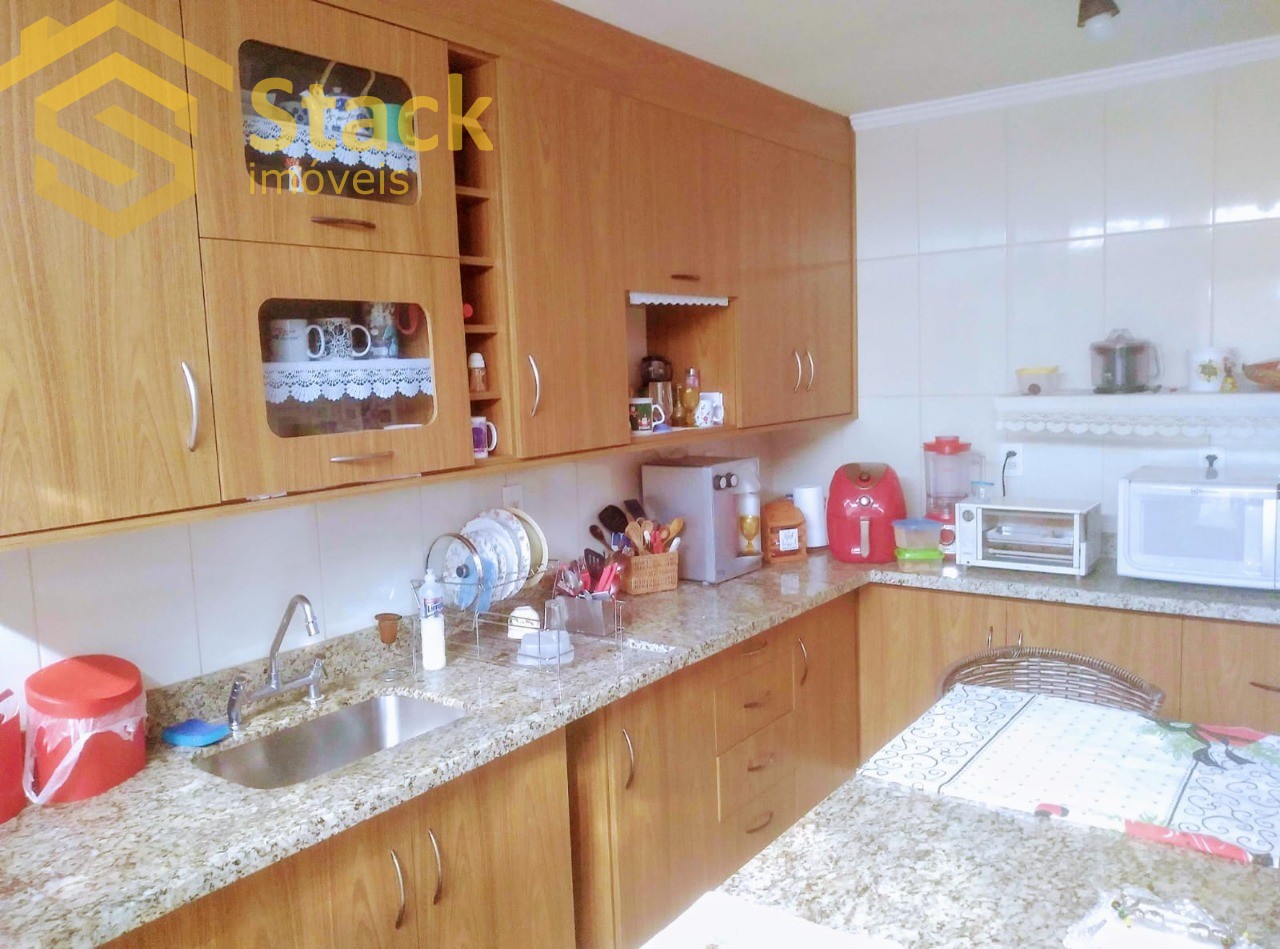 Casa à venda com 3 quartos, 200m² - Foto 20