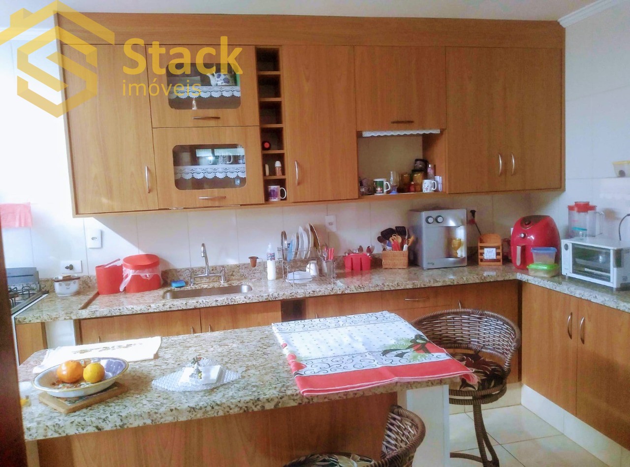 Casa à venda com 3 quartos, 200m² - Foto 22