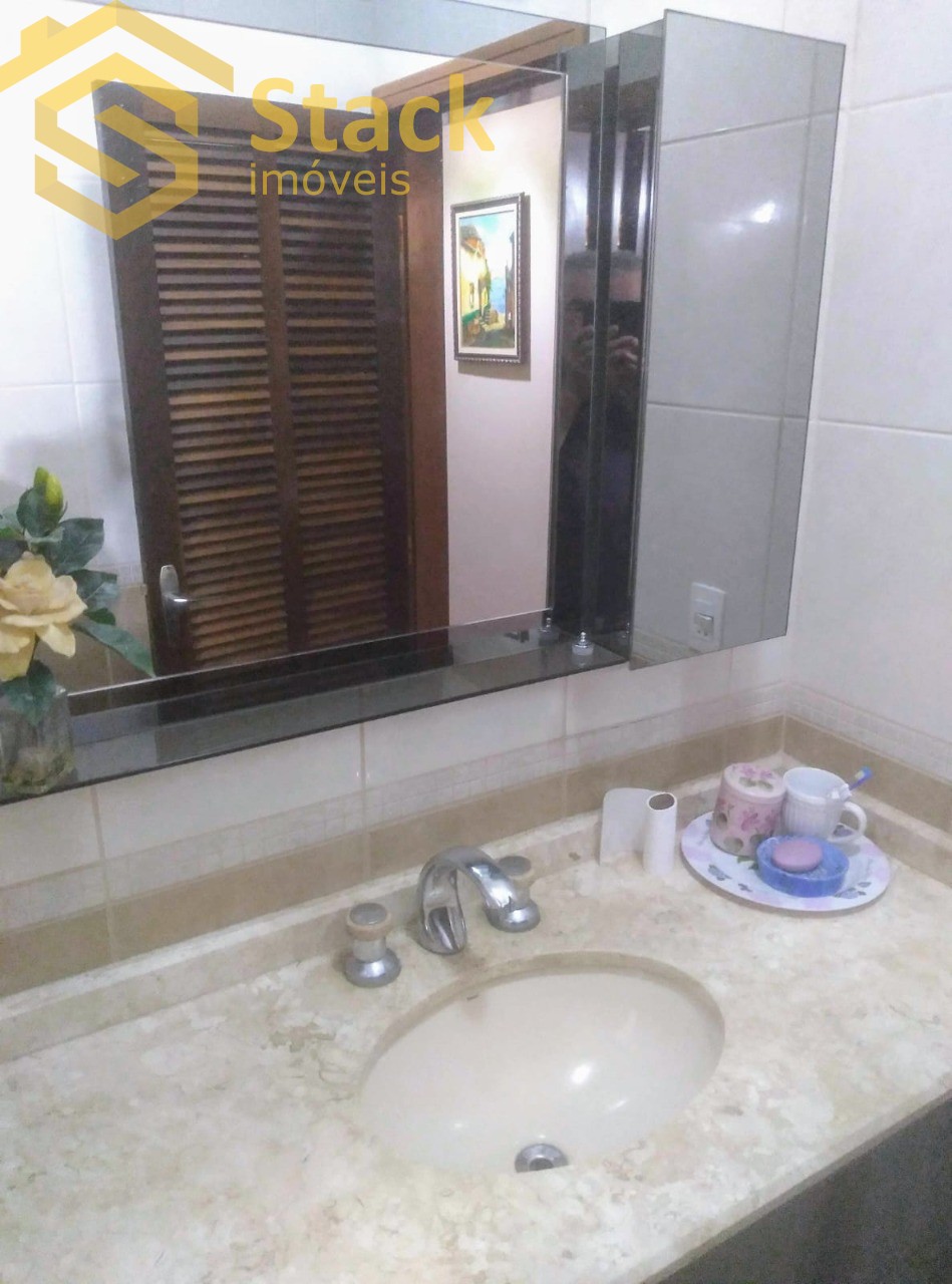 Casa à venda com 3 quartos, 200m² - Foto 37