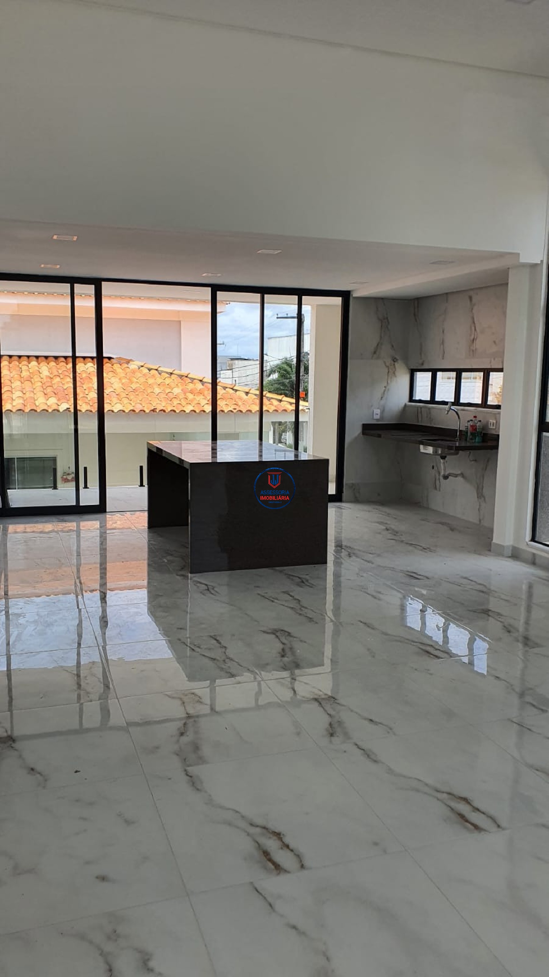 Casa, 5 quartos, 285 m² - Foto 1