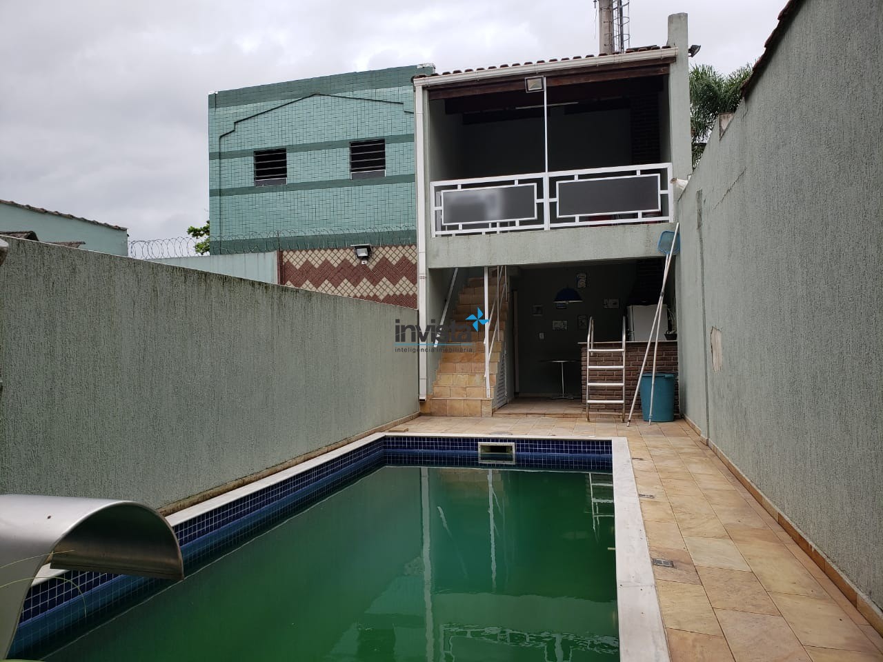 Casa à venda com 3 quartos, 145m² - Foto 1