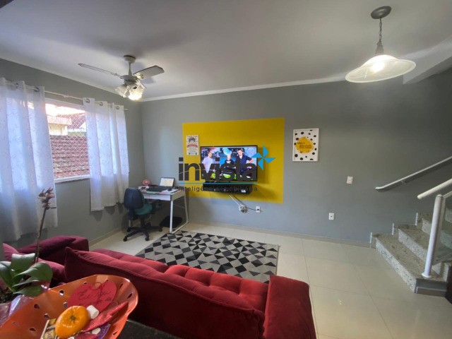 Casa à venda com 2 quartos, 95m² - Foto 3