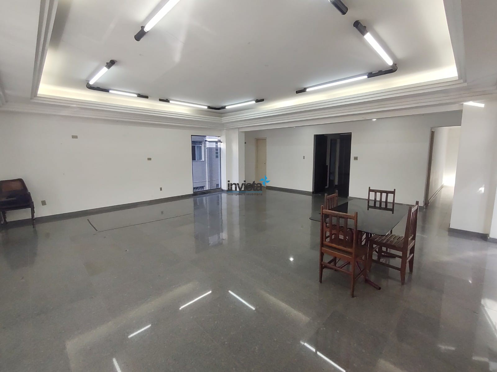 Apartamento à venda com 2 quartos, 75m² - Foto 19