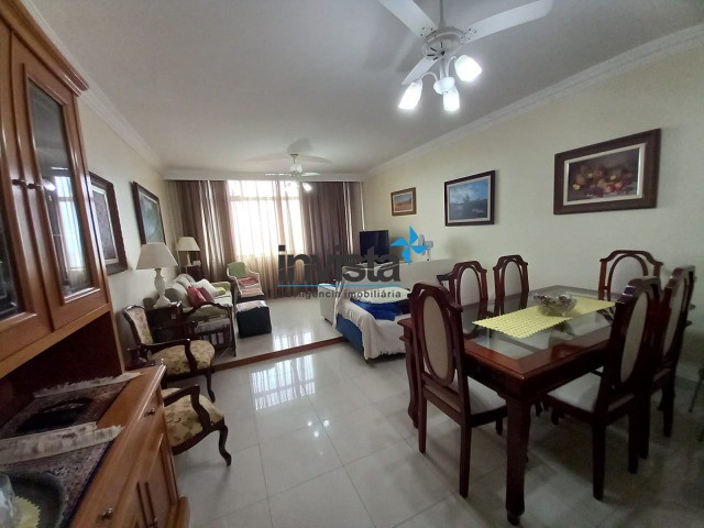 Apartamento à venda com 3 quartos, 180m² - Foto 2