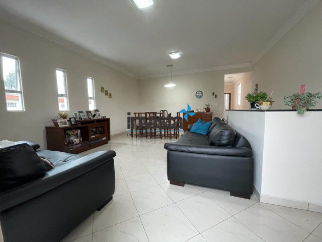 Casa, 3 quartos, 148 m² - Foto 2