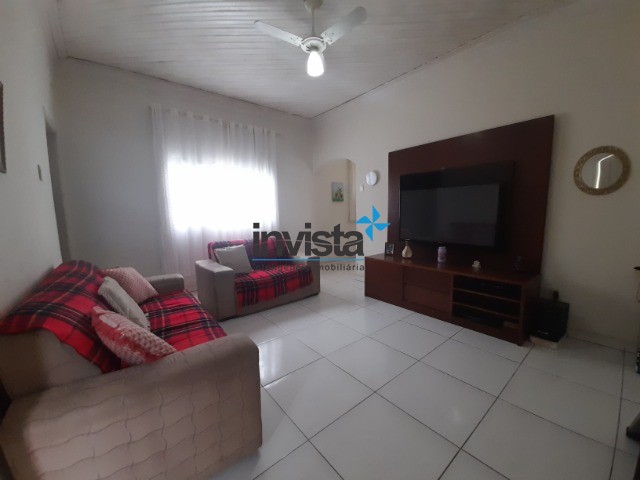 Casa à venda com 2 quartos, 300m² - Foto 1