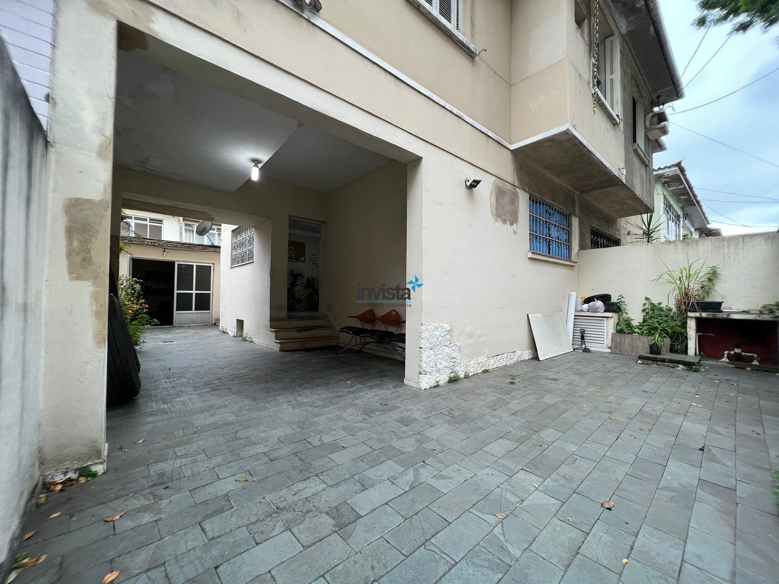 Casa à venda com 3 quartos, 144m² - Foto 1