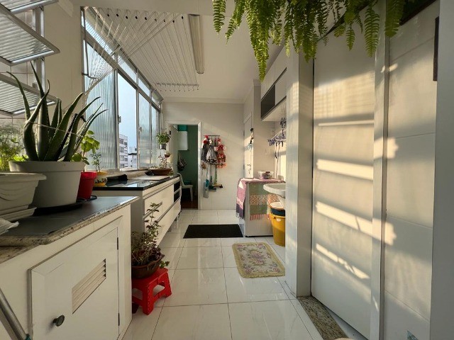 Apartamento à venda com 4 quartos, 189m² - Foto 17