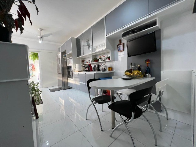 Apartamento à venda com 4 quartos, 189m² - Foto 12