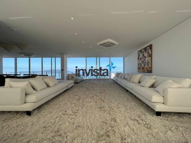 Casa à venda com 5 quartos, 1800m² - Foto 2