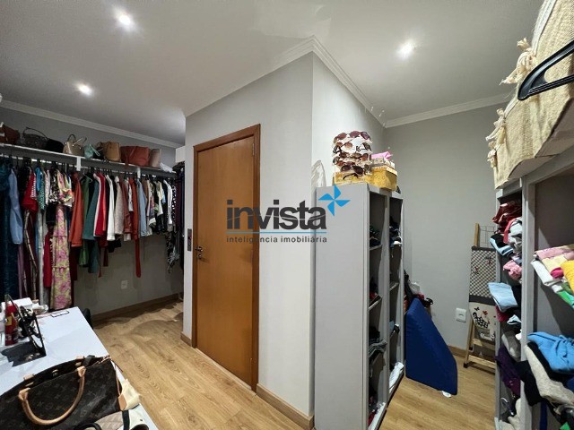Casa à venda com 4 quartos, 345m² - Foto 19