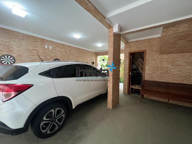 Casa à venda com 4 quartos, 345m² - Foto 1