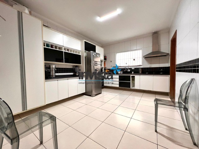 Casa à venda com 3 quartos, 180m² - Foto 32