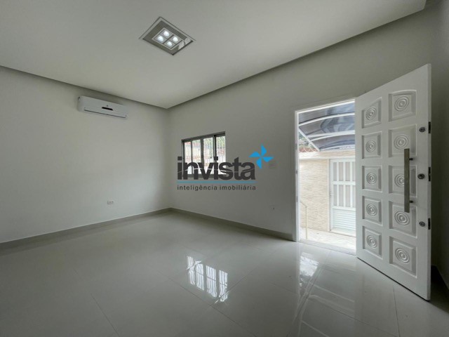 Casa à venda com 3 quartos, 130m² - Foto 2