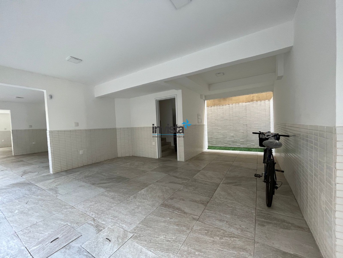 Casa à venda com 3 quartos, 141m² - Foto 1