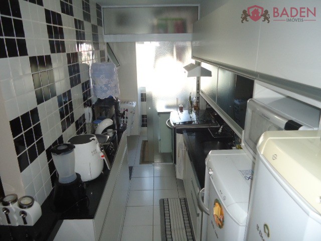 Apartamento à venda com 2 quartos, 64m² - Foto 4