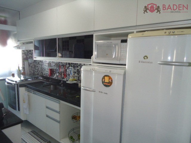 Apartamento à venda com 2 quartos, 64m² - Foto 5