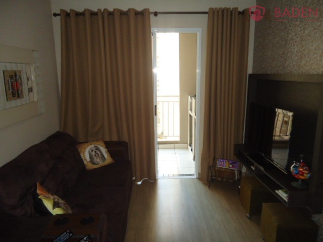 Apartamento à venda com 2 quartos, 64m² - Foto 11