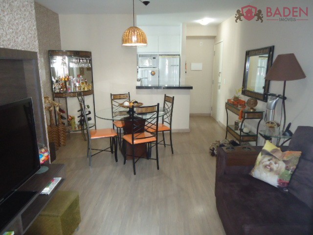 Apartamento à venda com 2 quartos, 64m² - Foto 13