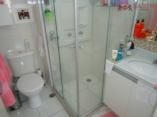 Apartamento à venda com 2 quartos, 64m² - Foto 22