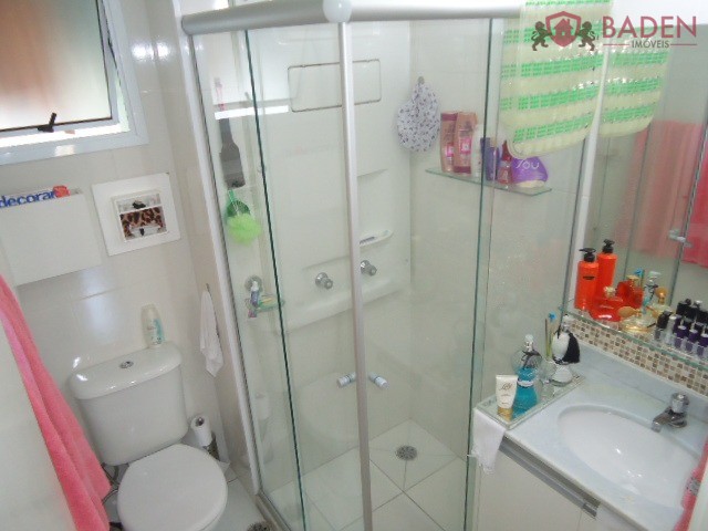 Apartamento à venda com 2 quartos, 64m² - Foto 23