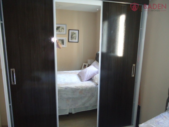 Apartamento à venda com 2 quartos, 64m² - Foto 29