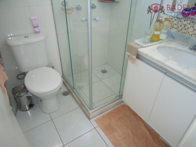 Apartamento à venda com 2 quartos, 64m² - Foto 31