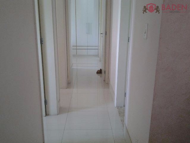 Apartamento à venda com 3 quartos, 70m² - Foto 5