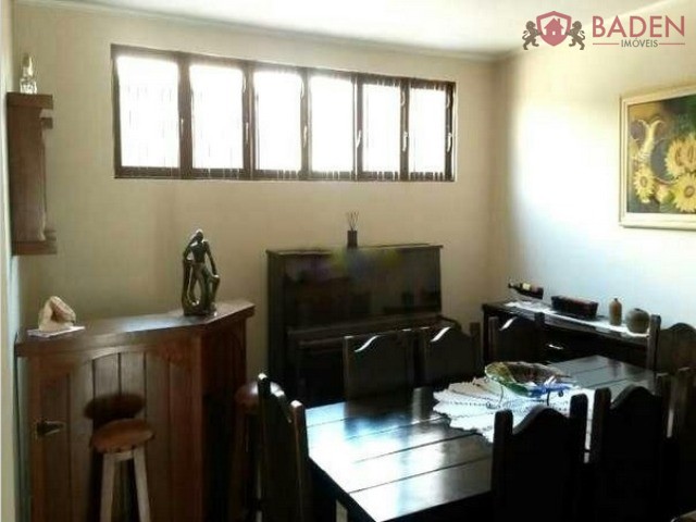 Casa à venda com 4 quartos, 260m² - Foto 3