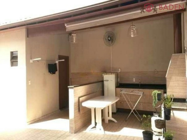 Casa à venda com 4 quartos, 260m² - Foto 9