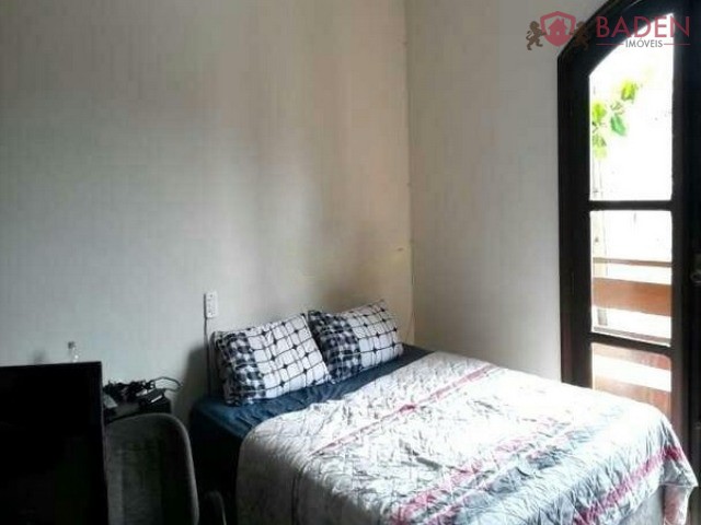 Casa à venda com 4 quartos, 260m² - Foto 14