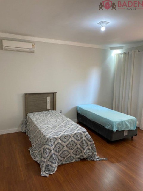 Casa, 4 quartos, 260 m² - Foto 11