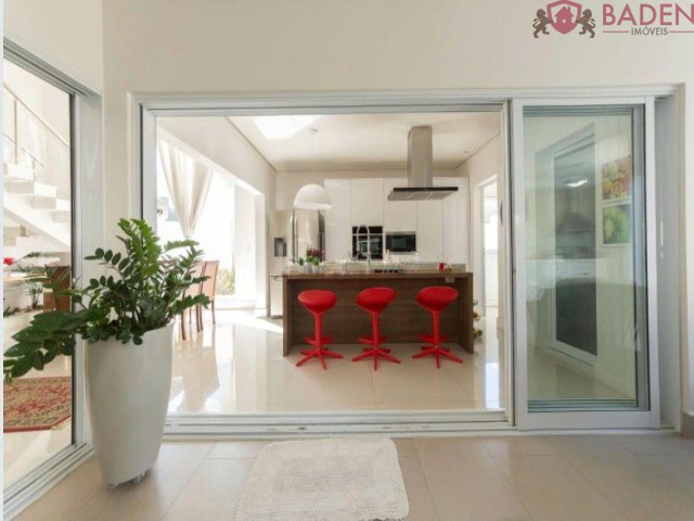 Casa de Condomínio à venda com 3 quartos, 285m² - Foto 9