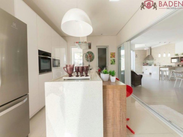 Casa de Condomínio à venda com 3 quartos, 285m² - Foto 12