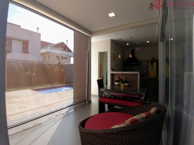 Casa de Condomínio à venda com 4 quartos, 330m² - Foto 5