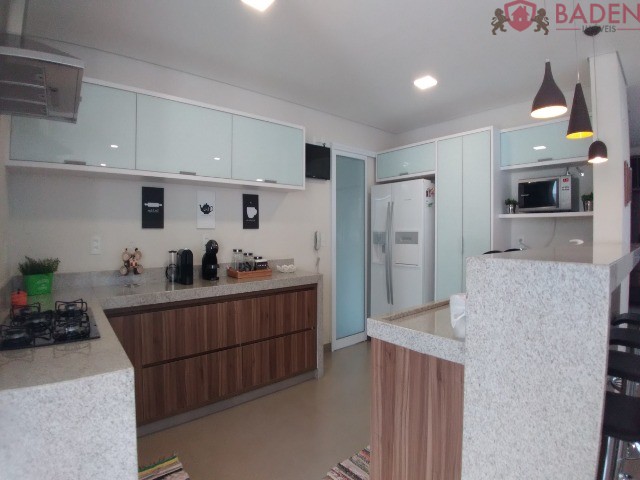 Casa de Condomínio à venda com 4 quartos, 330m² - Foto 9