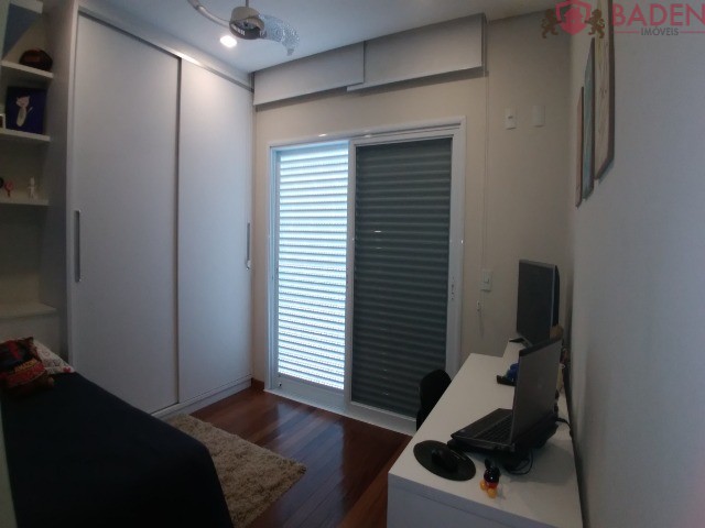 Casa de Condomínio à venda com 4 quartos, 330m² - Foto 14