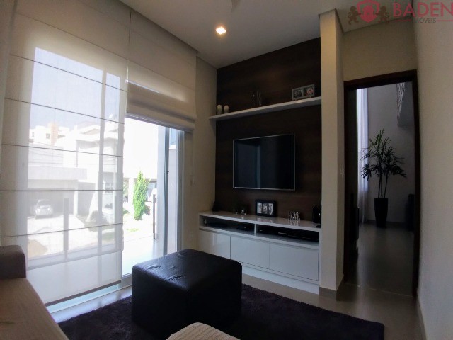 Casa de Condomínio à venda com 4 quartos, 330m² - Foto 10