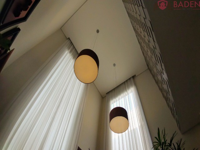 Casa de Condomínio à venda com 4 quartos, 330m² - Foto 8